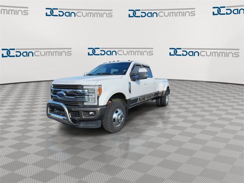 Used 2017 Ford F350 King Ranch w/ King Ranch Ultimate Package image 4