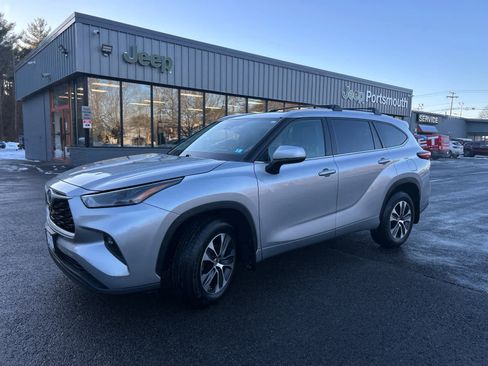 Used 2022 Toyota Highlander XLE image 13