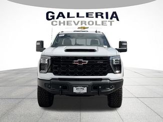 New 2026 Chevrolet Silverado 2500 ZR2 w/ ZR2 Bison Edition AWD/4WD video 3