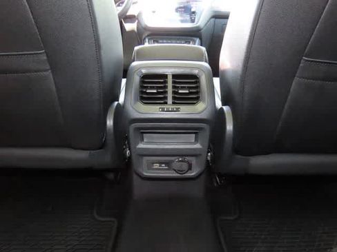 Used 2021 Volkswagen Tiguan SEL AWD/4WD image 25
