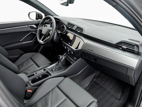 Certified 2025 Audi Q3 2.0T Premium AWD/4WD image 19