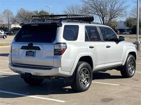 Used 2020 Toyota 4Runner Venture image 4