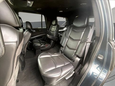 Used 2019 Cadillac Escalade Platinum AWD/4WD image 26