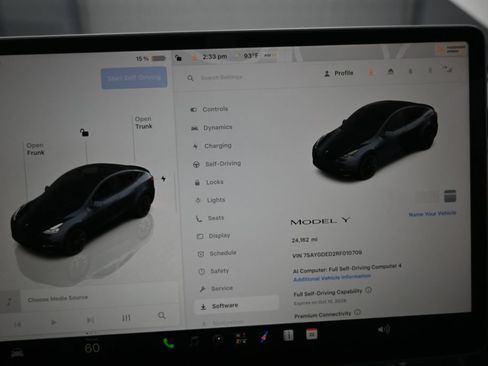 Used 2024 Tesla Model Y 2WD image 19