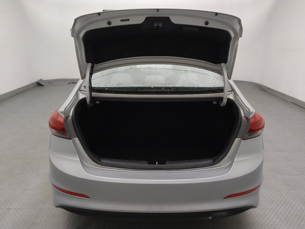 Used 2017 Hyundai Elantra SE FWD image 29