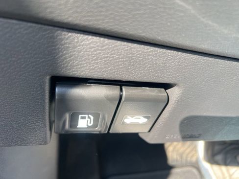 New 2025 Nissan Versa SV image 44