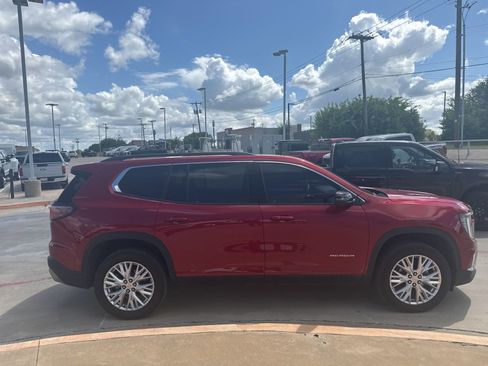 Used 2024 GMC Acadia Elevation image 4