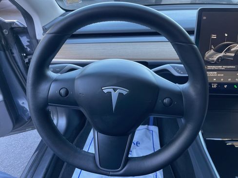 Used 2020 Tesla Model 3 Standard Range Plus image 23