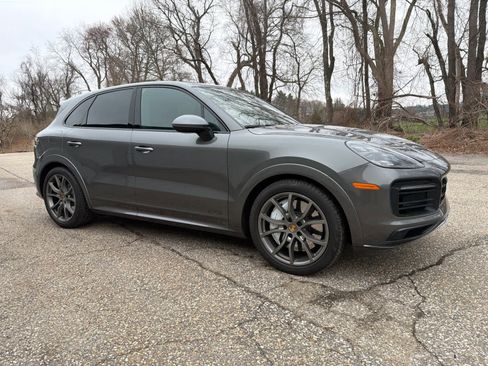 Certified 2021 Porsche Cayenne GTS AWD/4WD image 11