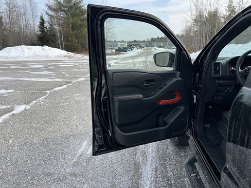 New 2026 Nissan Frontier PRO-4X image 17