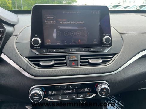 Used 2019 Nissan Altima 2.5 SV FWD image 11