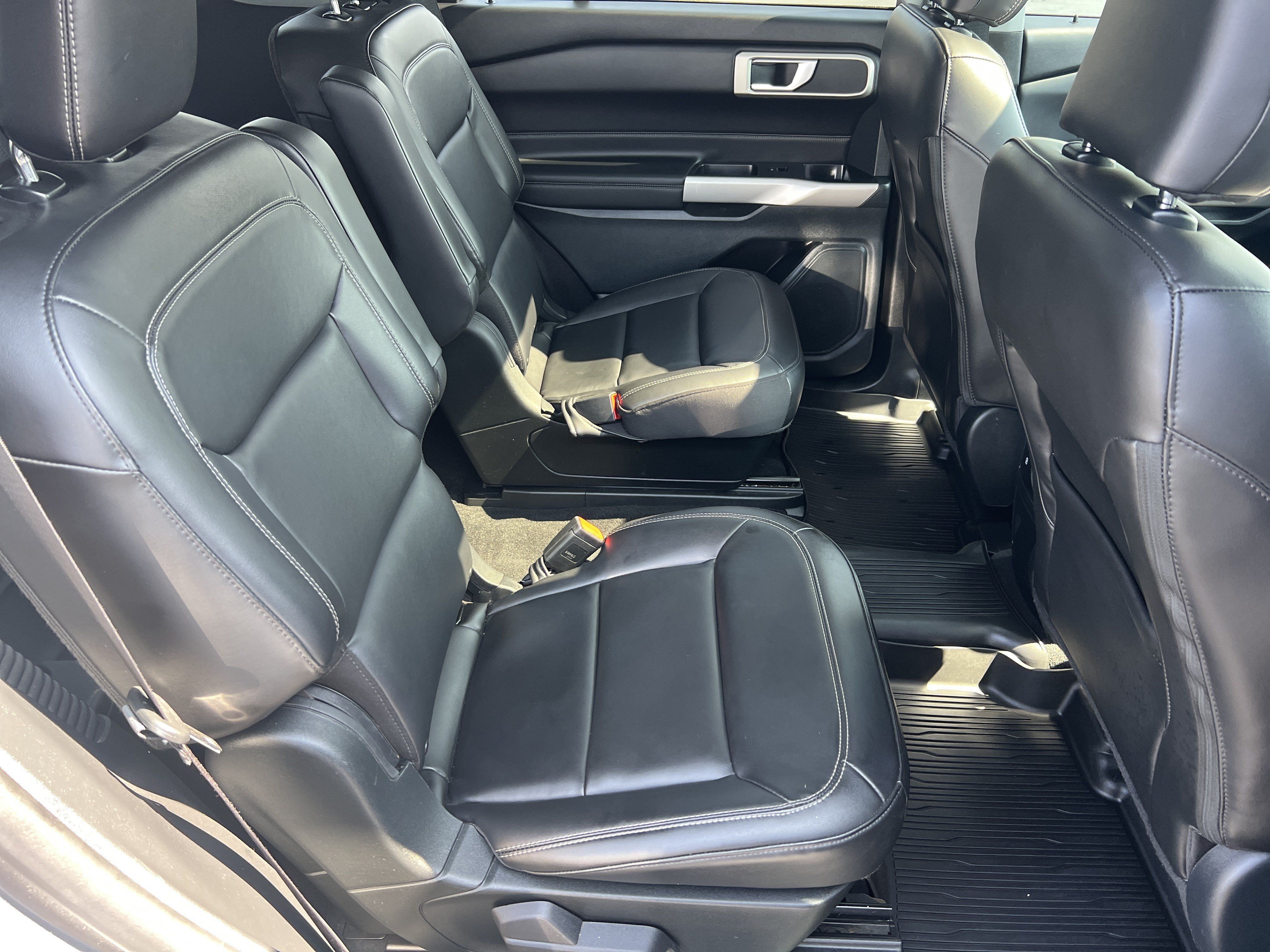 Used 2023 Ford Explorer XLT w/ Equipment Group 202A AWD/4WD image 16