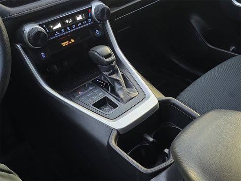 Used 2022 Toyota RAV4 LE image 27