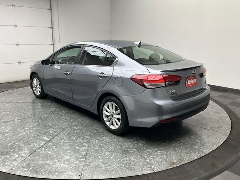 Used 2017 Kia Forte S w/ S Technology Package FWD image 2