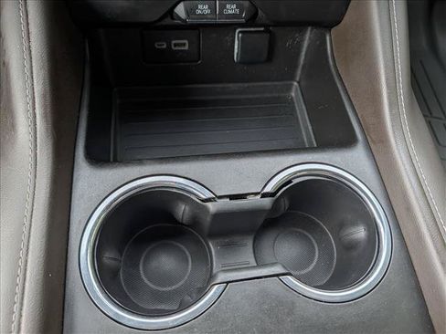 Used 2022 GMC Yukon SLE RWD image 35