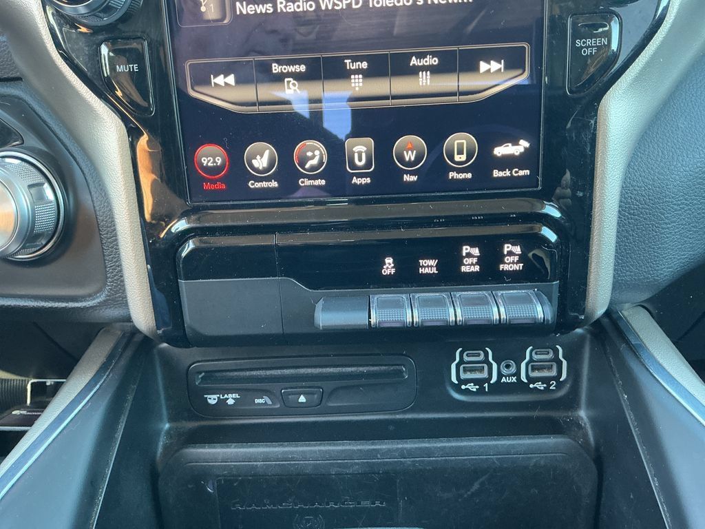 Used 2019 RAM 1500 Laramie AWD/4WD image 18