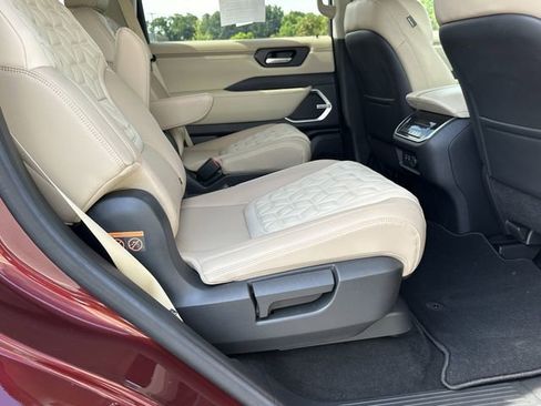 Certified 2025 Nissan Armada Platinum Reserve AWD/4WD image 17