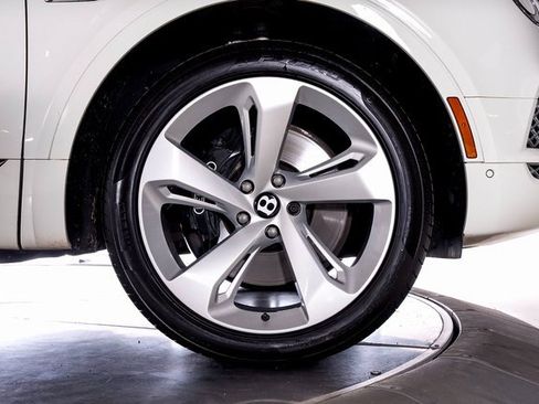 Used 2019 Bentley Bentayga image 15