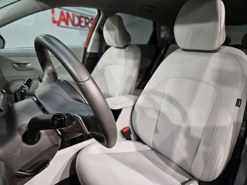 Used 2024 Hyundai Kona SEL w/ Convenience Package image 24