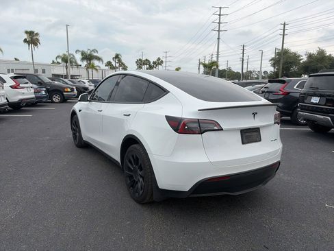 Used 2022 Tesla Model Y Long Range AWD/4WD image 5