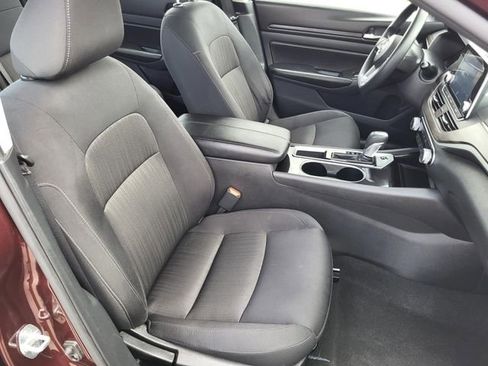 Used 2024 Nissan Altima 2.5 SV FWD image 20