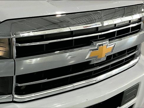 Used 2018 Chevrolet Silverado 2500 High Country w/ Duramax Plus Package image 31