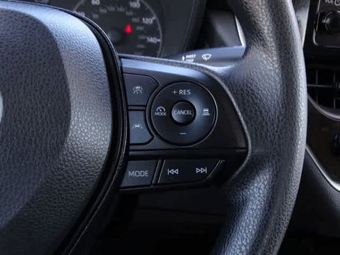 Used 2025 Toyota Corolla LE w/ LE Premium Package image 38