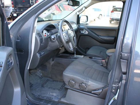 Used 2013 Nissan Frontier PRO-4X image 10