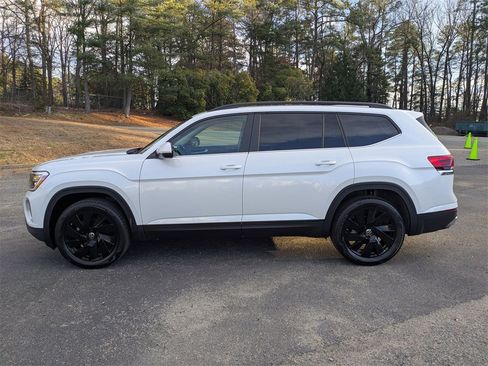 New 2026 Volkswagen Atlas SE image 7