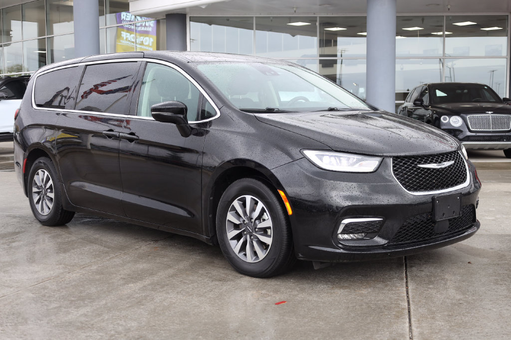 Used 2024 Chrysler Pacifica Limited FWD image 8