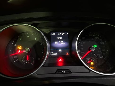 Used 2021 Volkswagen Tiguan SE w/ Panoramic Sunroof Package image 17