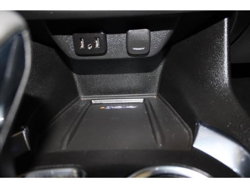 Used 2022 Chevrolet Traverse LT image 36