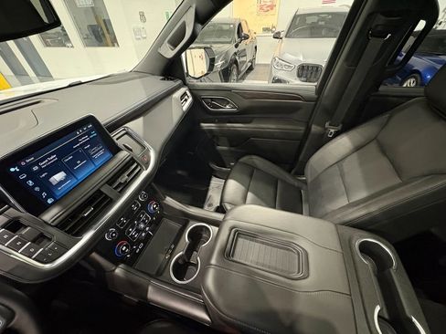 Used 2024 Chevrolet Tahoe Z71 w/ Luxury Package AWD/4WD image 31