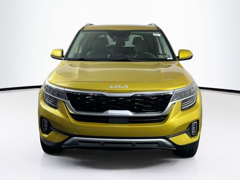Used 2022 Kia Seltos SX w/ Sunroof Package AWD/4WD image 2
