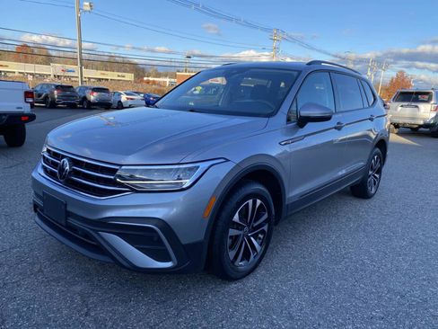 Used 2022 Volkswagen Tiguan S image 9