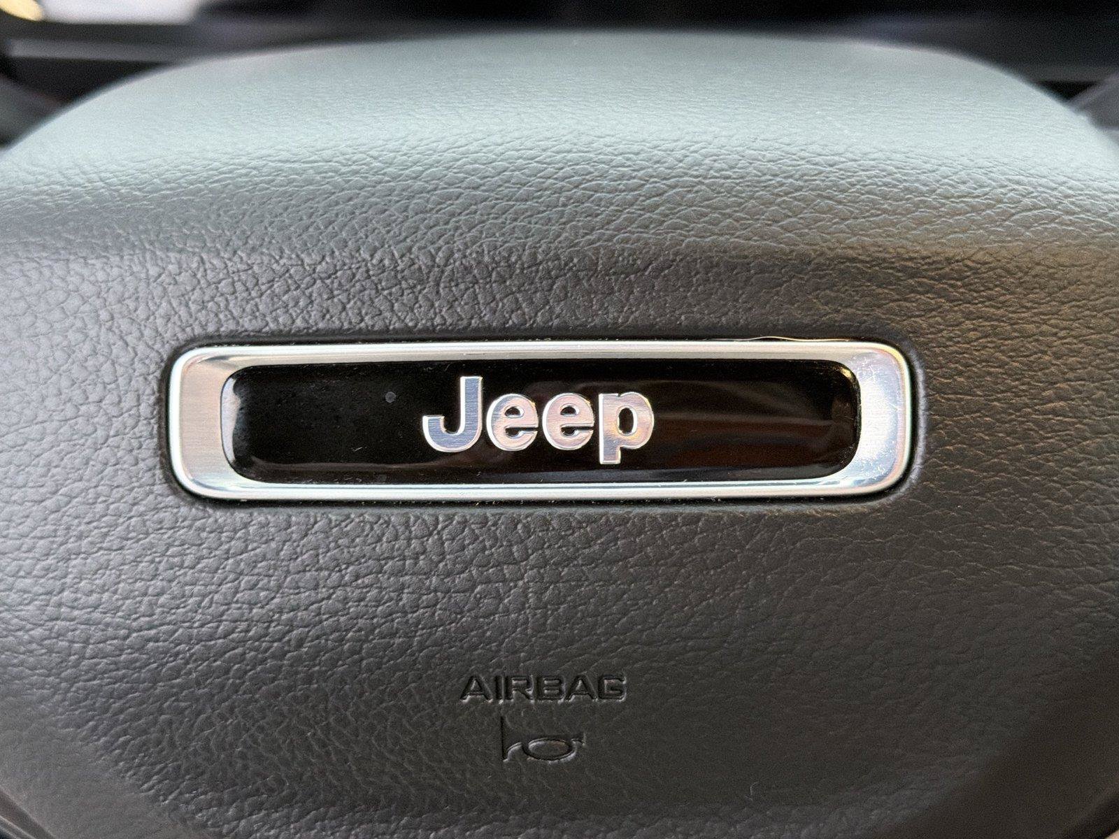 Used 2025 Jeep Grand Cherokee Limited AWD/4WD image 24