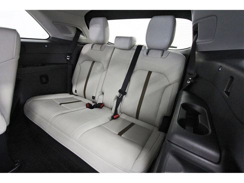 Used 2025 MAZDA CX-90 3.3 Turbo w/ Premium Plus Pkg image 12