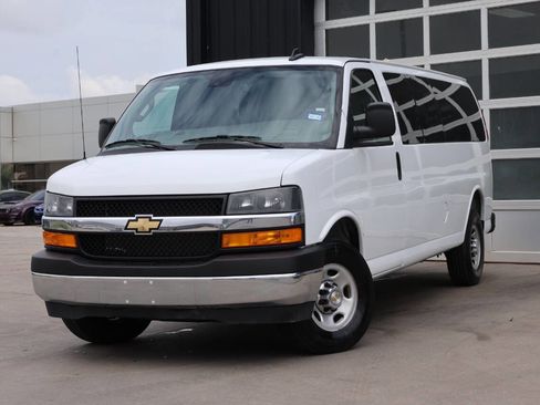 Used 2025 Chevrolet Express 3500 LT w/ LT Preferred Equipment Group image 3
