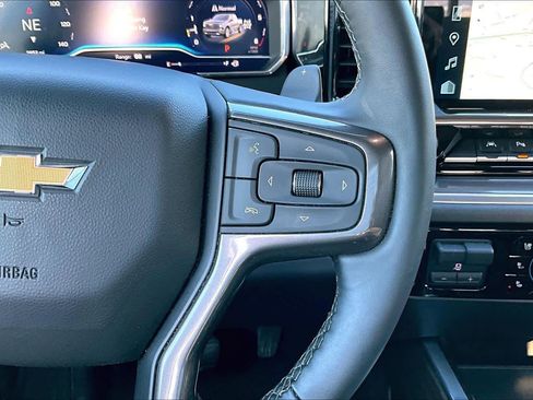 Used 2025 Chevrolet Silverado 1500 High Country w/ Technology Package AWD/4WD image 24