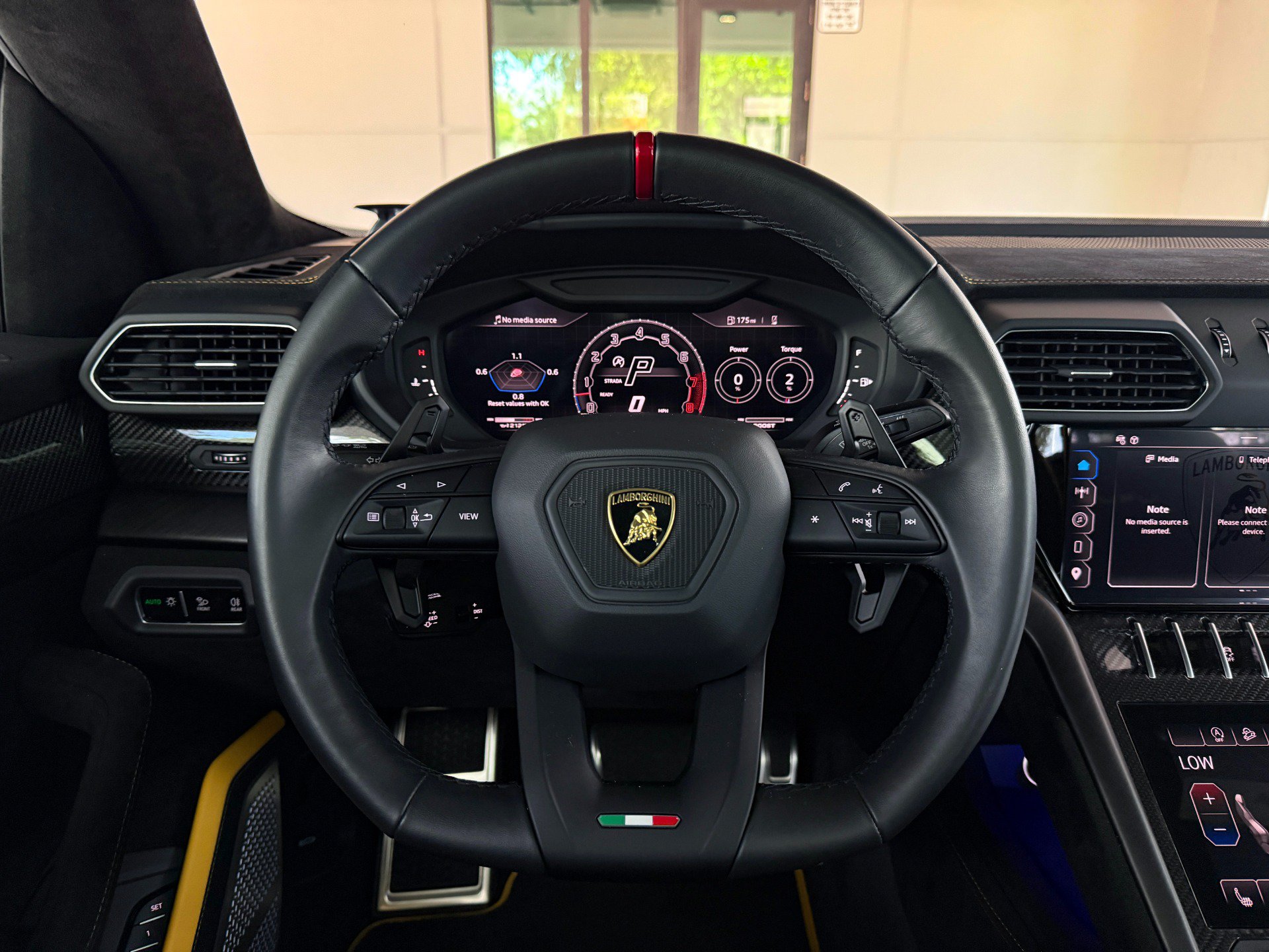Used 2024 Lamborghini Urus Performante AWD/4WD image 39