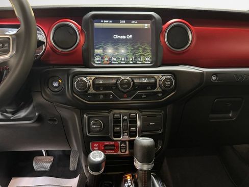 Used 2022 Jeep Wrangler Unlimited Rubicon AWD/4WD image 22