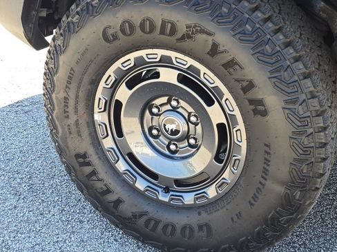 Used 2025 Ford Bronco Outer Banks w/ Sasquatch Package image 12