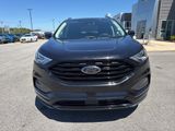 Used 2022 Ford Edge SE w/ Black Appearance Package image 3