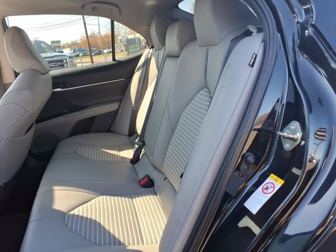 Used 2019 Toyota Camry SE w/ Convenience Package image 20