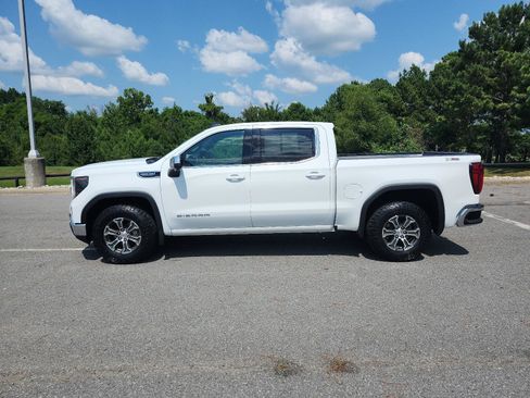 Used 2024 GMC Sierra 1500 SLE w/ Preferred Package AWD/4WD image 2