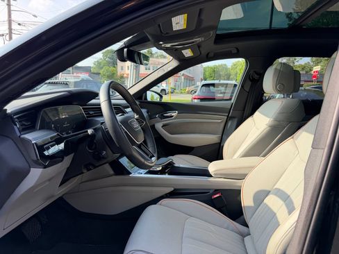Used 2024 Audi Q8 e-tron Prestige w/ Prestige Package AWD/4WD image 18