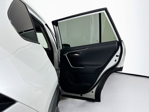 Used 2025 Toyota RAV4 Limited image 31