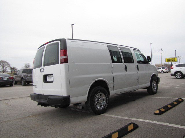 Used 2013 Chevrolet Express 2500 RWD image 2
