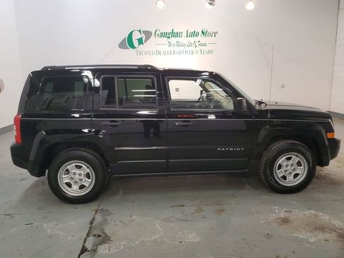 Used 2014 Jeep Patriot Sport image 9