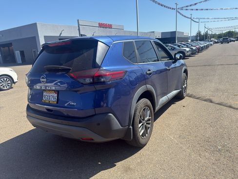 Used 2023 Nissan Rogue S AWD/4WD image 5